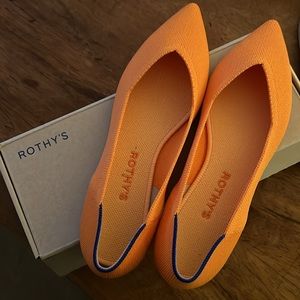 Rothy’s The Point in color Tangerine